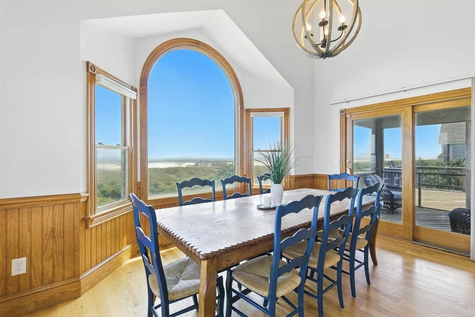 Top-Level Dining Room with Table (seats 8)
