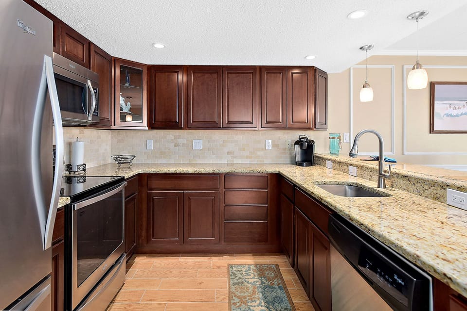 Full-Size Kitchen