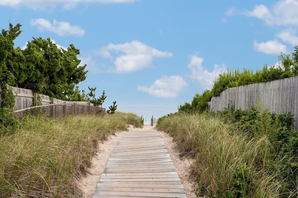 The neighborhood has private beach access via well-maintained walkways.