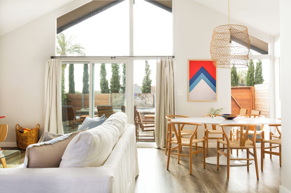 Say hello to tall ceilings and an open-concept living space.