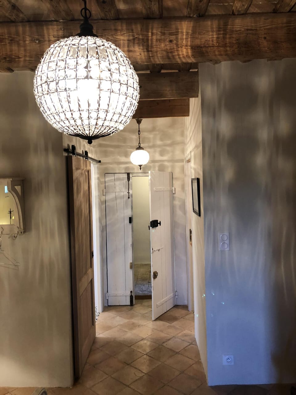 Entry to apartment with shower and WC on either side
