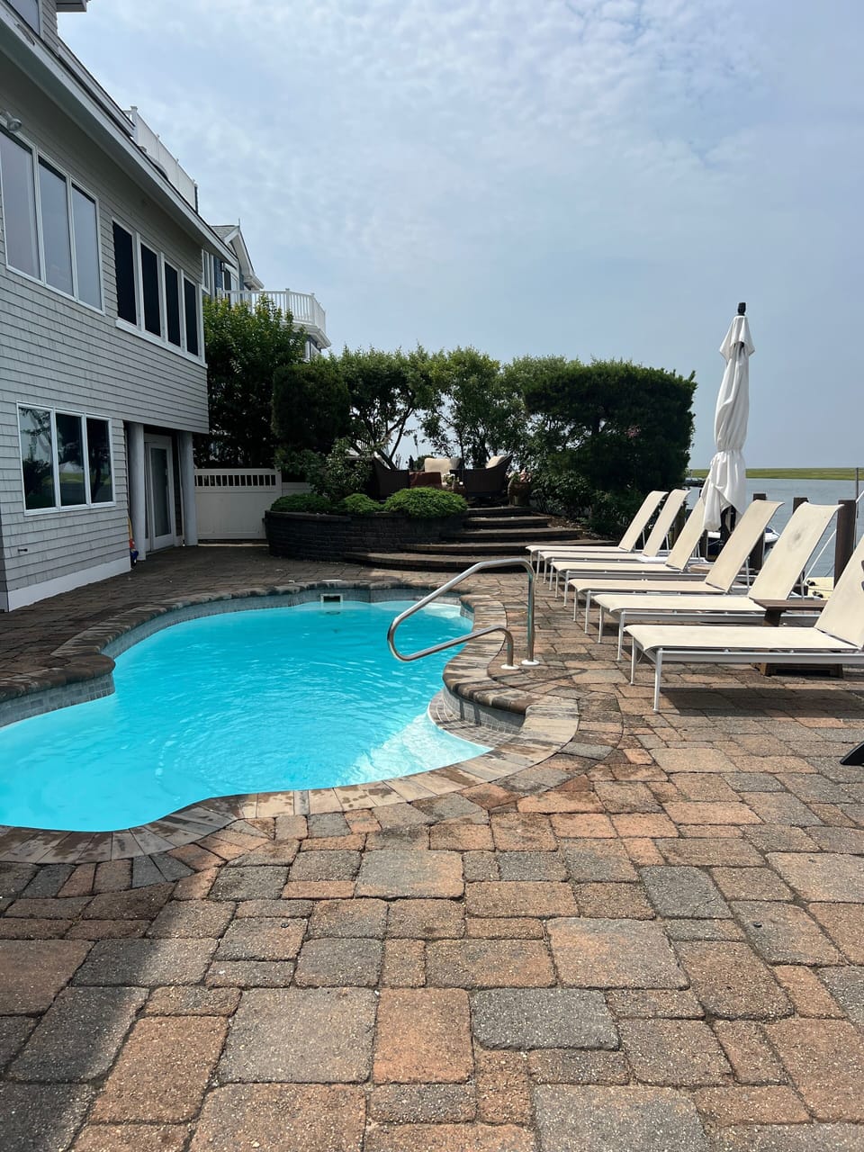Plenty of space for a corn hole tournament!