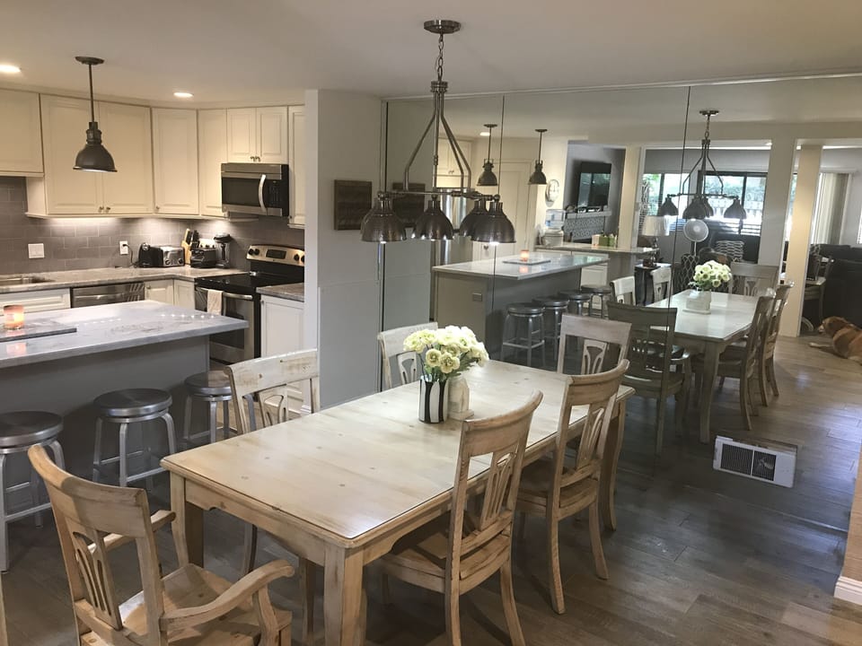 dining table
