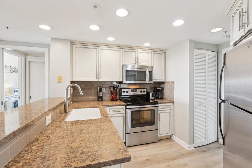 Kitchen at 507 Barrington Arms