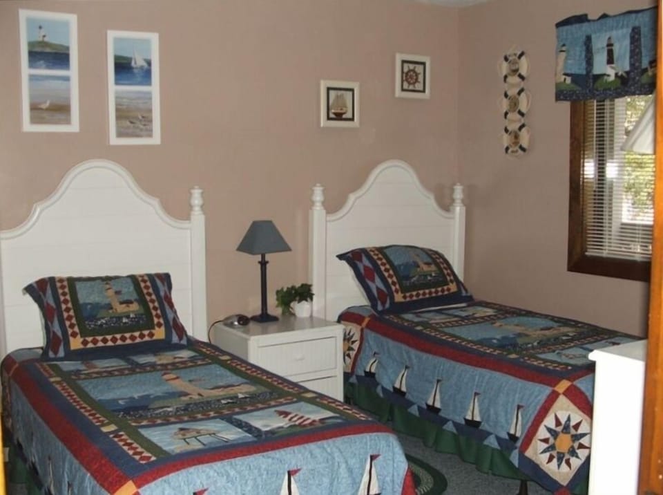 Twin Bedroom