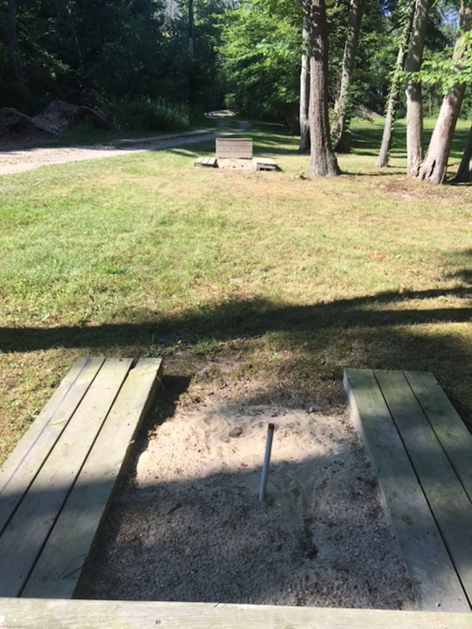 horseshoe toss