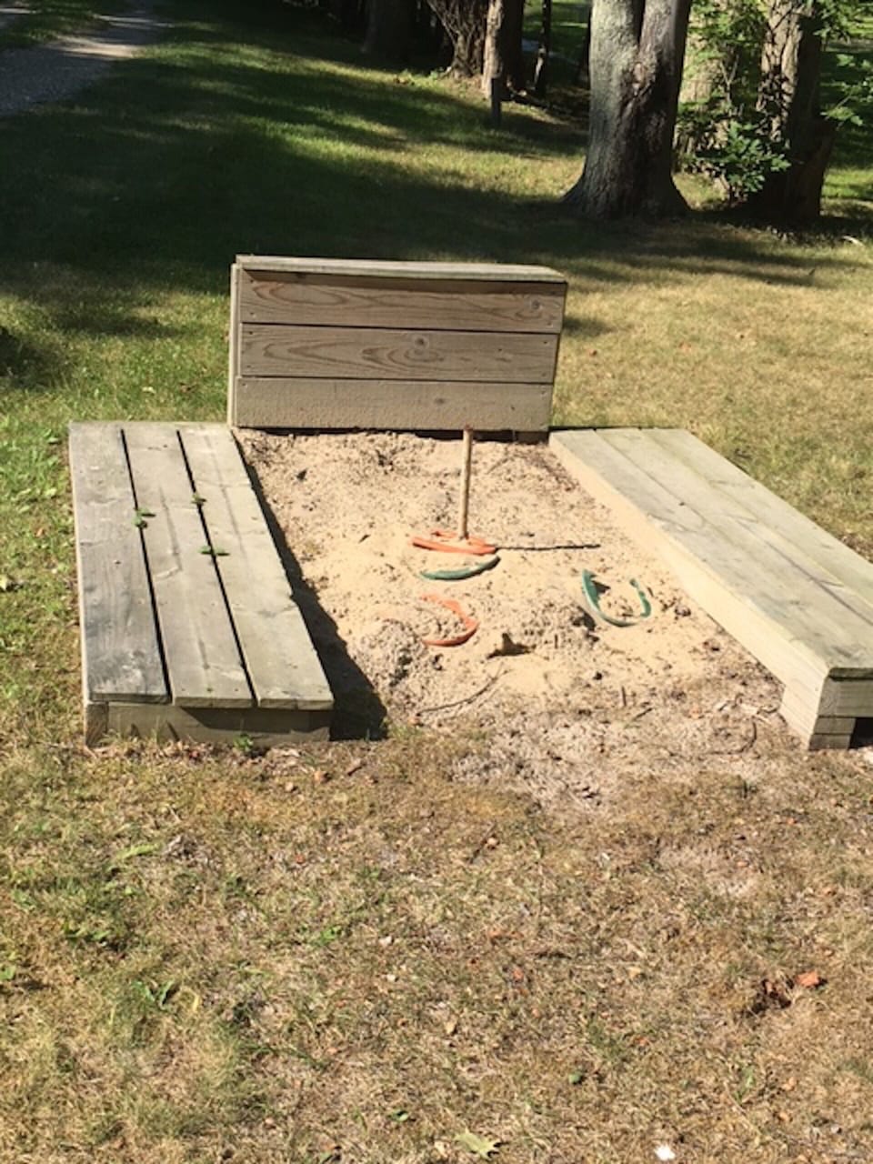 horseshoe pit