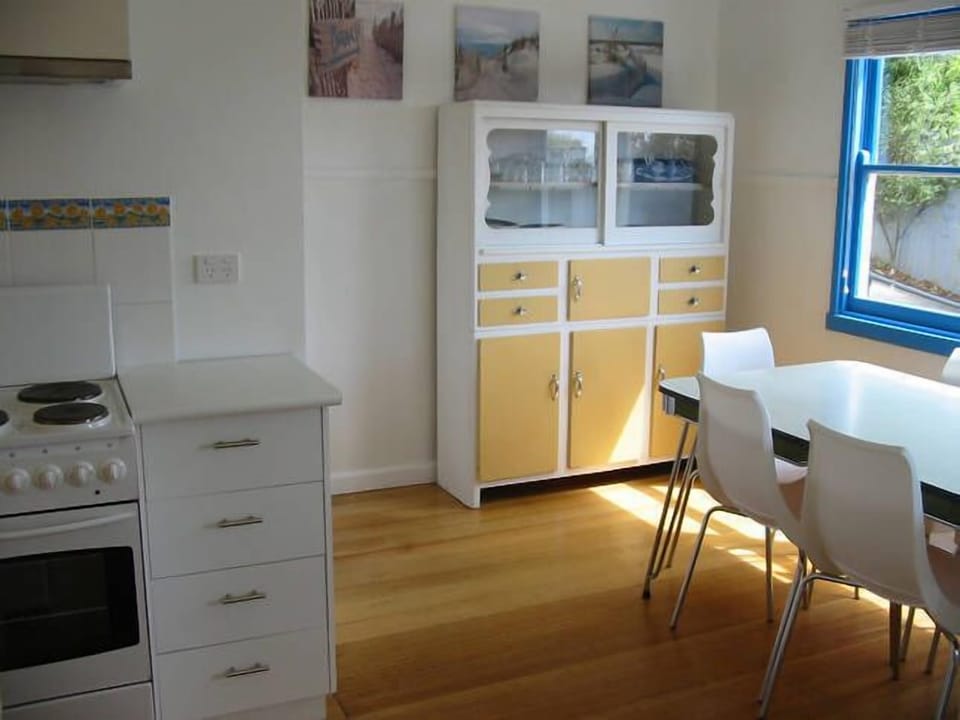 Family friendly kitchen / dining
