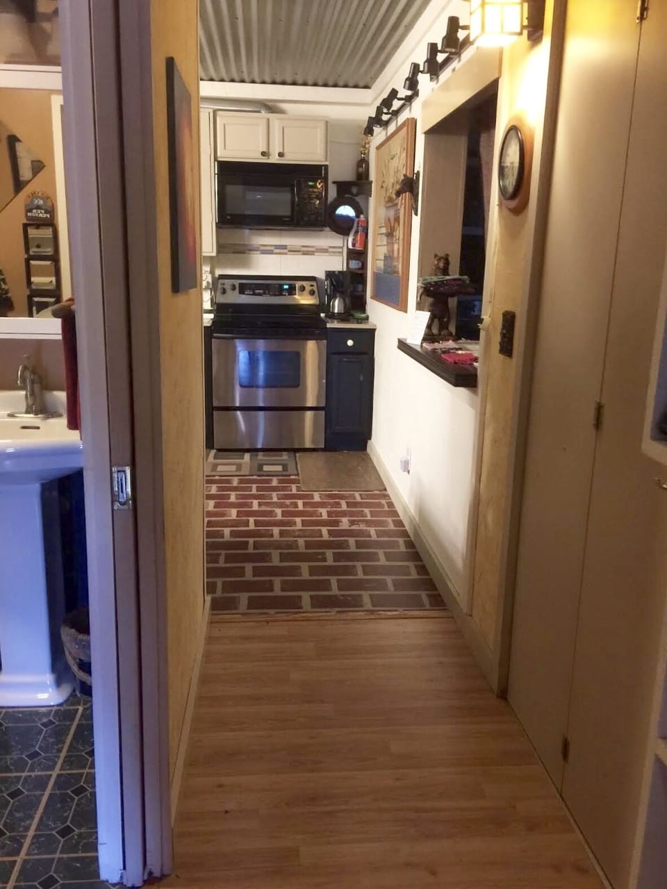 Open area leads to kitchen. Apt has easy access, helps one w limited abilities.