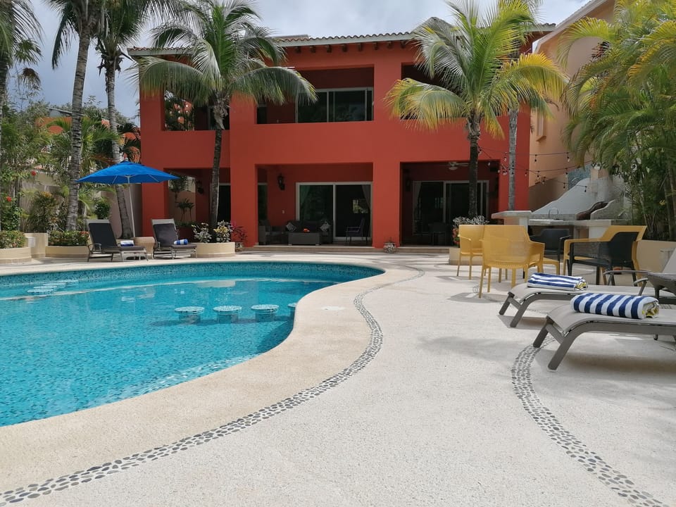 Villa Miramar, Bahia Xcacel, Puerto Aventuras VillaMiramarAventuras@gmail.com
