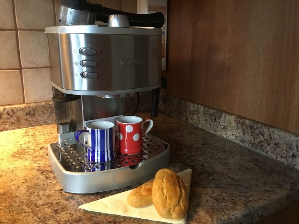 Espresso coffee machine