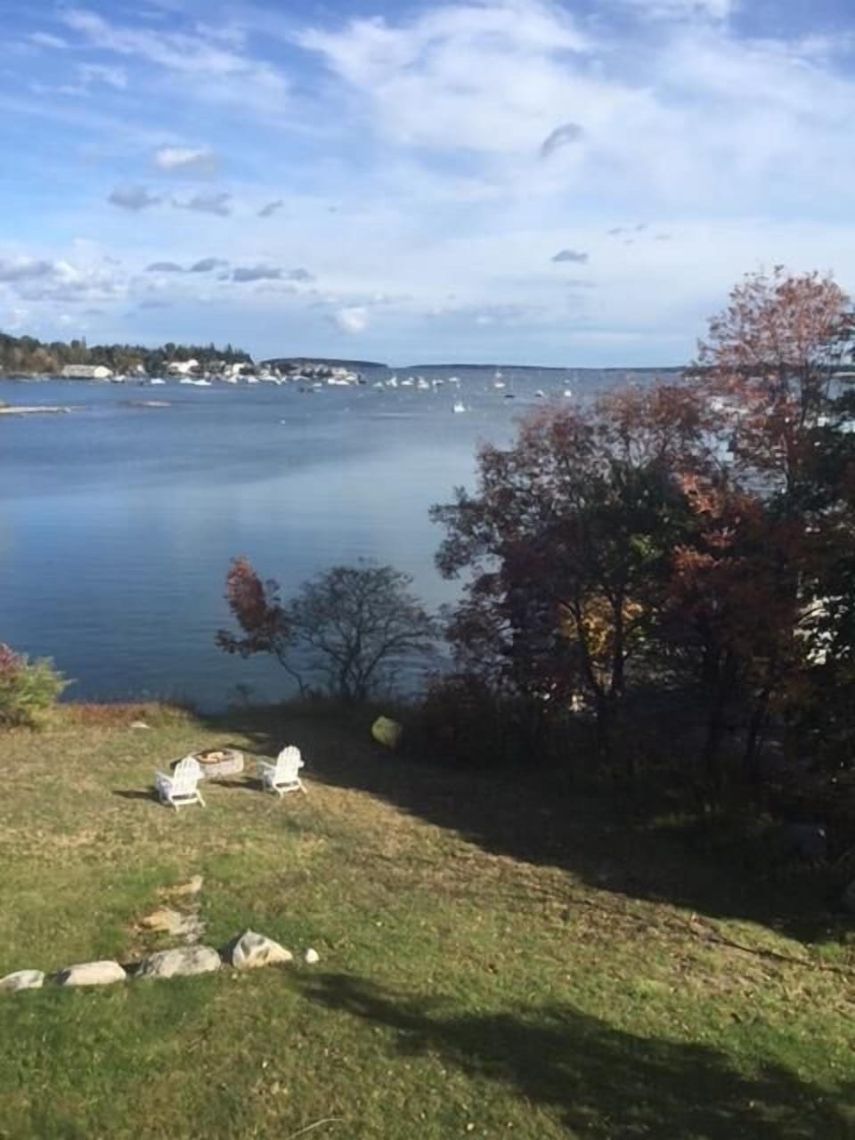 Just a short walk next door puts you right on the shore of SWH.
