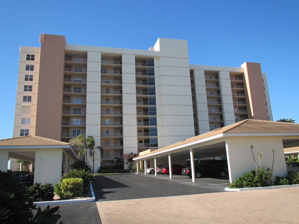 The building & grounds are beautifully maintained. Covered parking is included.