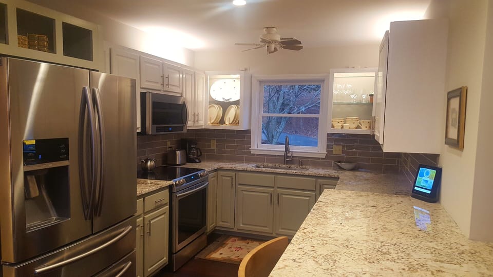 Upscale Kitchen- All new appliances