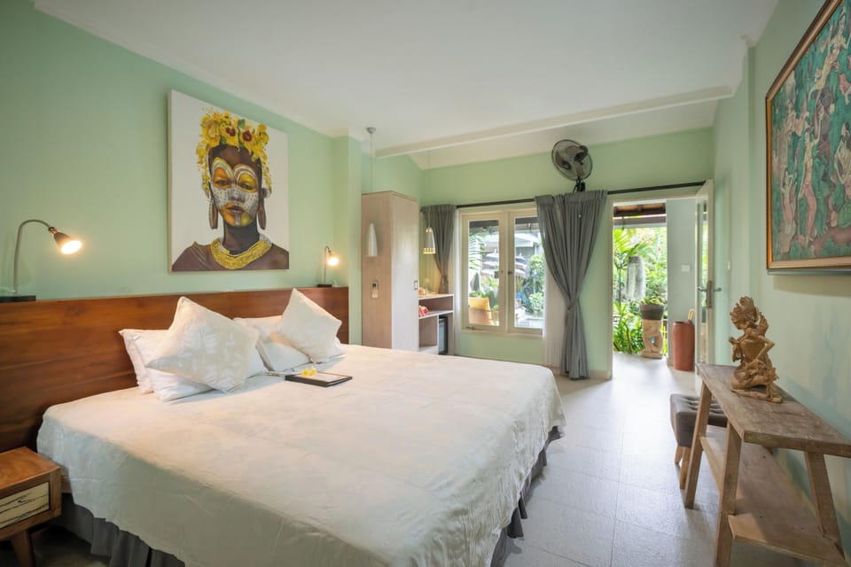Jepun configured with either 1 Ex-King bed OR 2 x Ex-King single beds