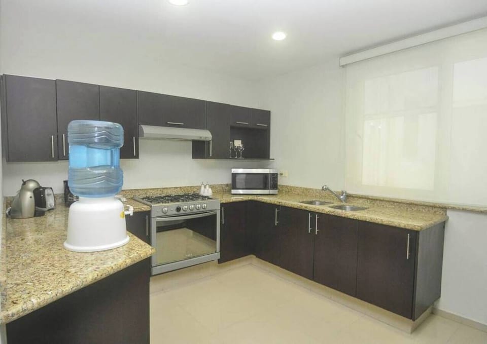 Enjoy a freshly prepared meal from the spacious, fully equipped kitchen.