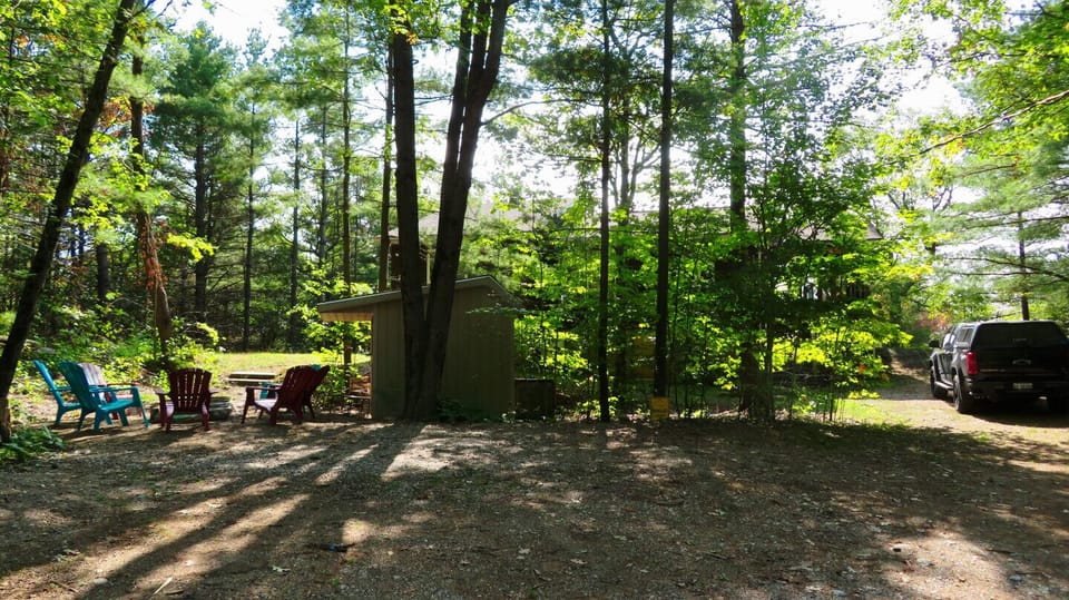 Your arrival view. Large parking / play area behind cottage.