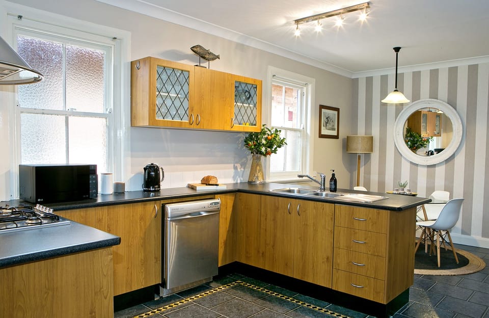 Kitchen and casual eating
