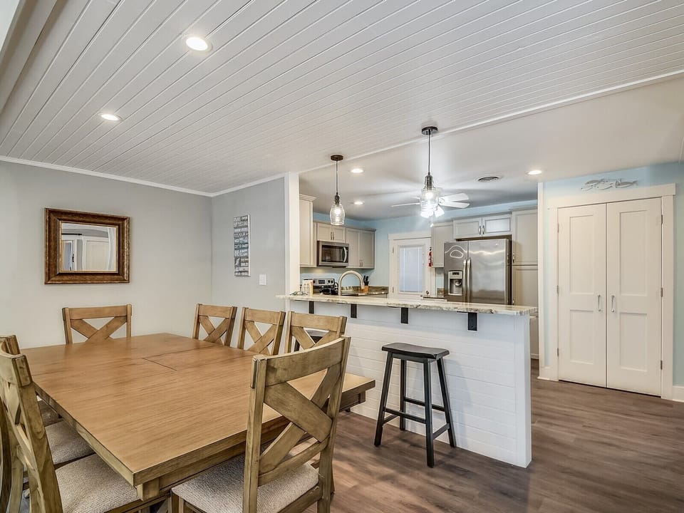 Dining Area with Seating for Eight at 606 Queens Grant