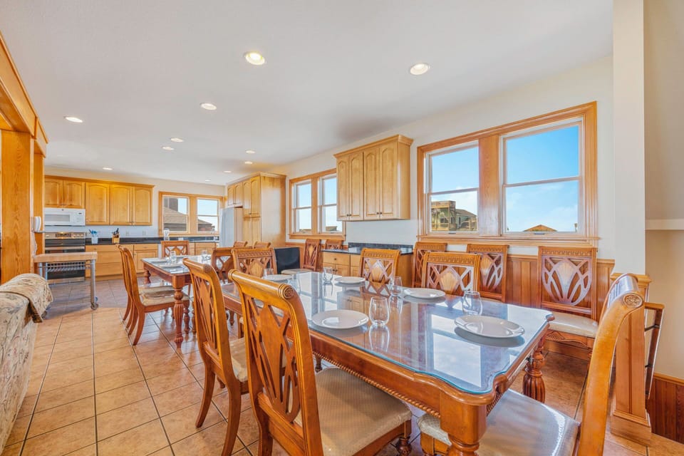 Surf or Sound Realty - 368 - Sea Whisper - Dining Area -4