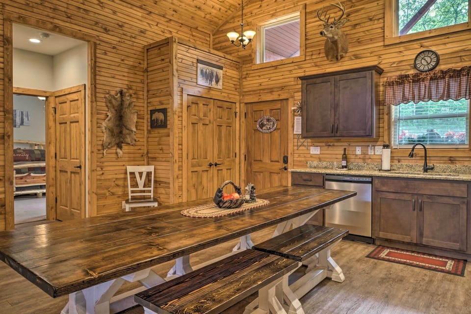 Kitchen | Banquet-Style Dining Table