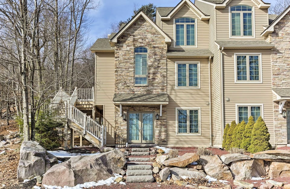 Townhome Exterior | Prime Location | 6 Mi to Pocono Raceway
