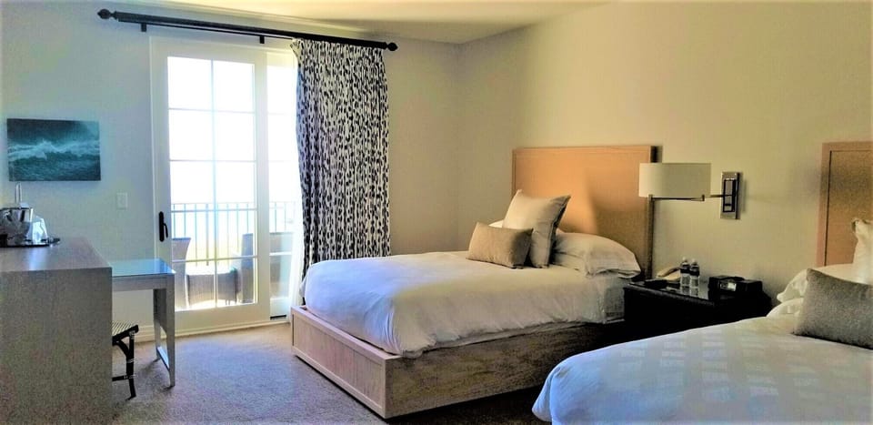 Two queens Guestroom with Unobstructed Ocean View Balcony and Ensuite Bathroom