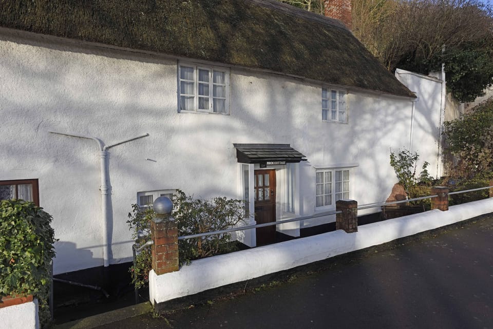 Front elevation to the cottage.