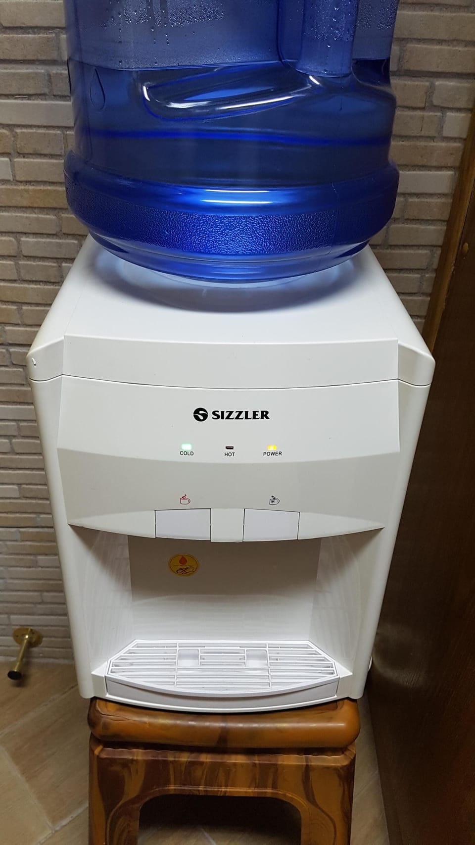 Mineral water (cold and hot )