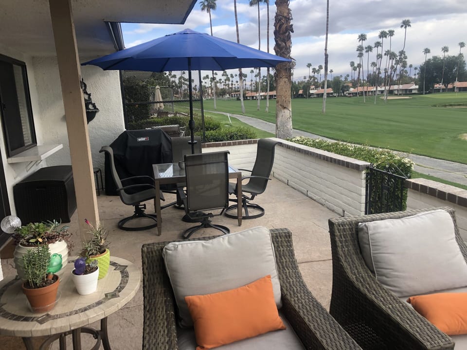 Natural Gas BBQ and Outside Dining 