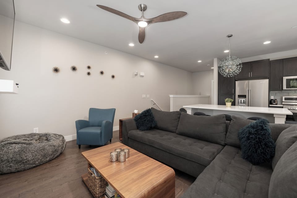 Stylish furnishing with lots of comfortable seating for the whole family.