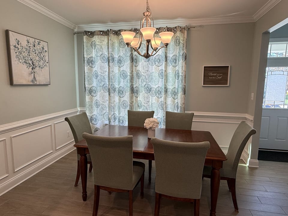 Dining room with seating for 6