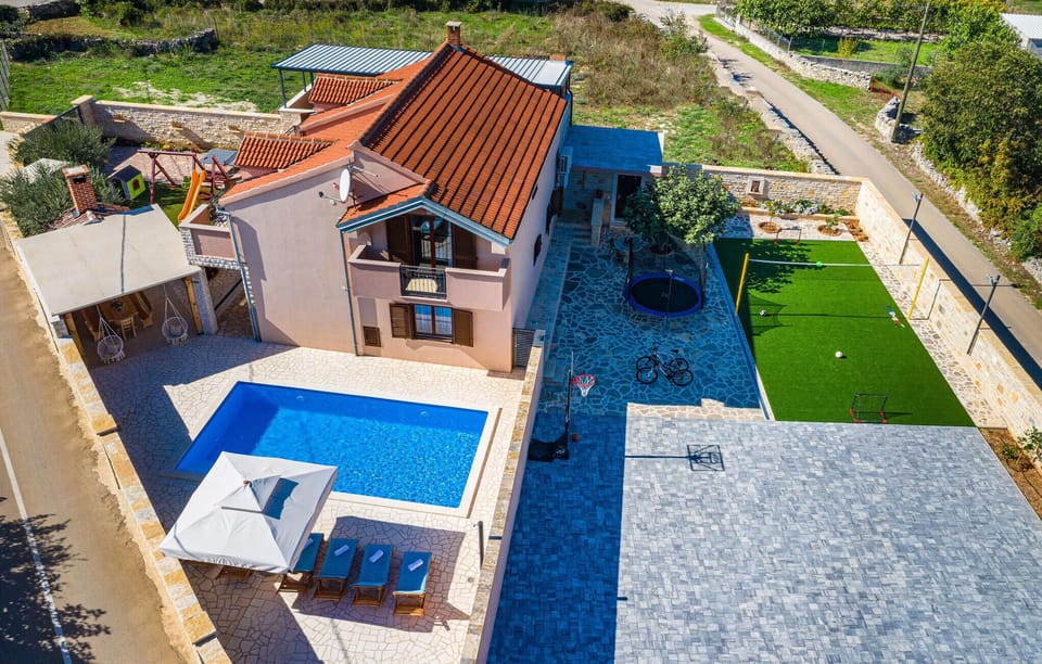 pool