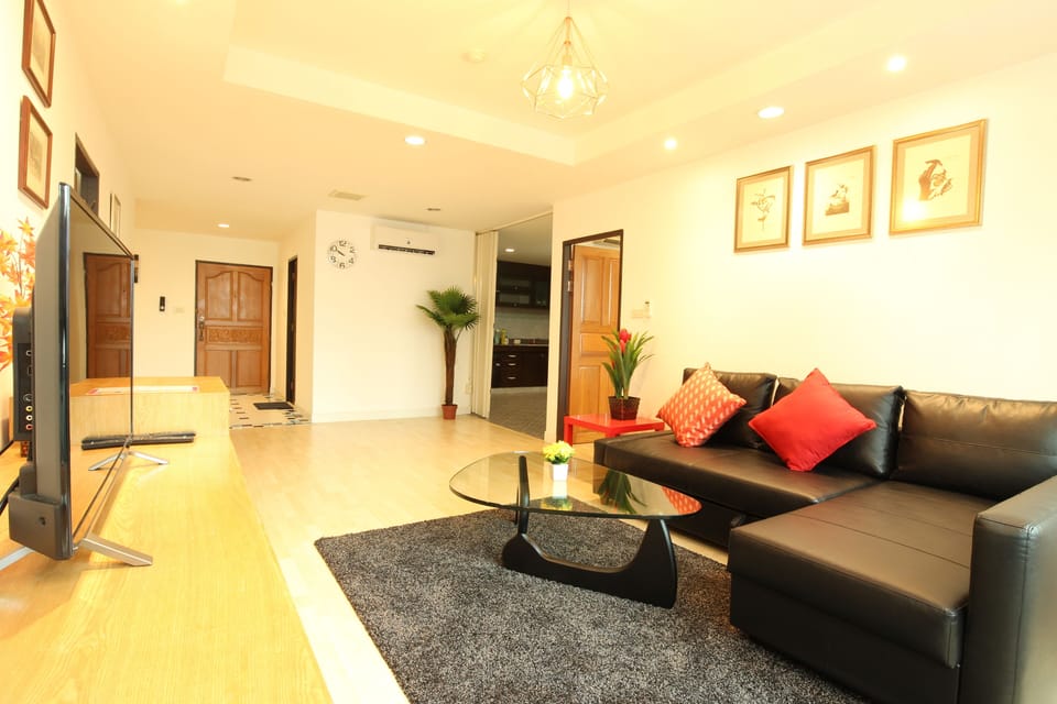 2BR. Spacious, BTS 5 min, Family &amp; Group