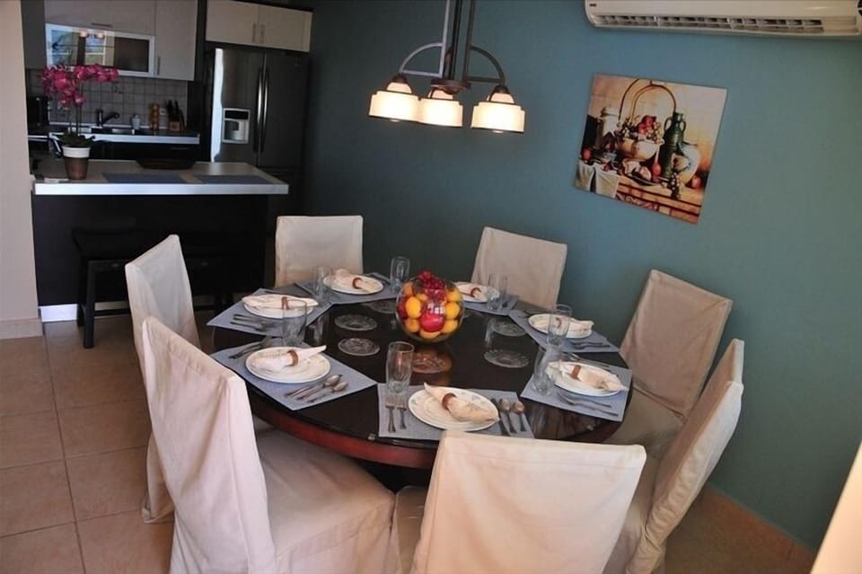 Dining Room with plenty of seating for all.