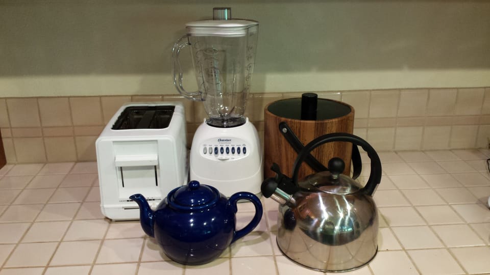 Toaster, blender, tea kettle, tea pot, ice bucket