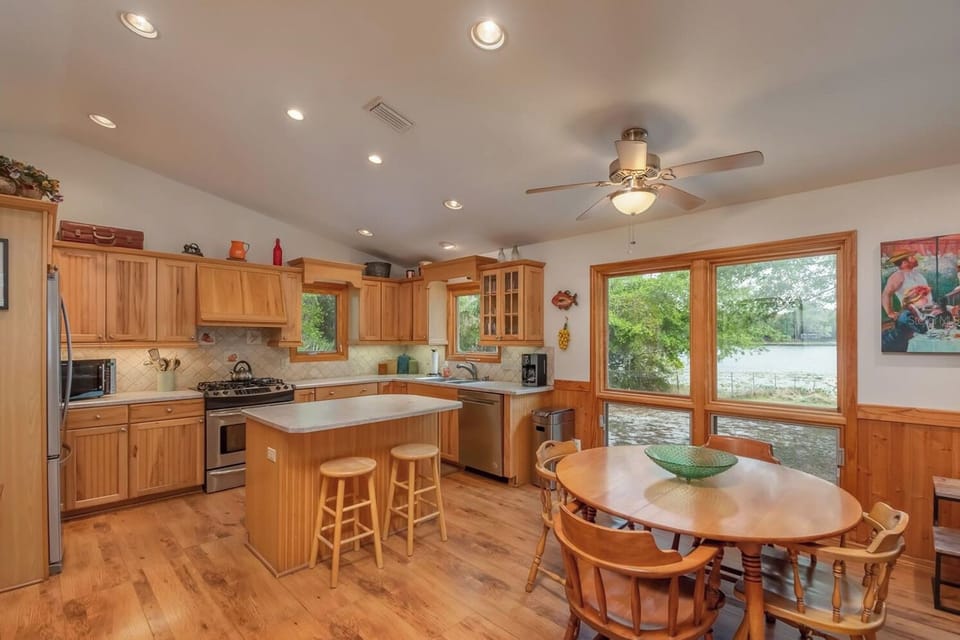 Kitchen & Dining Area with Lake Views