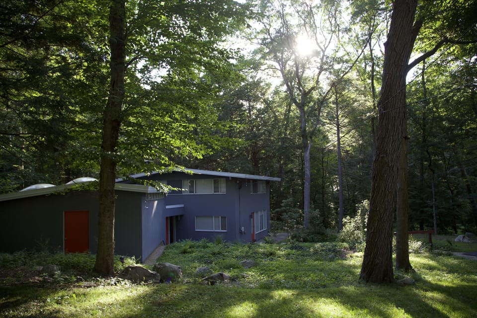 Another view of the house. 