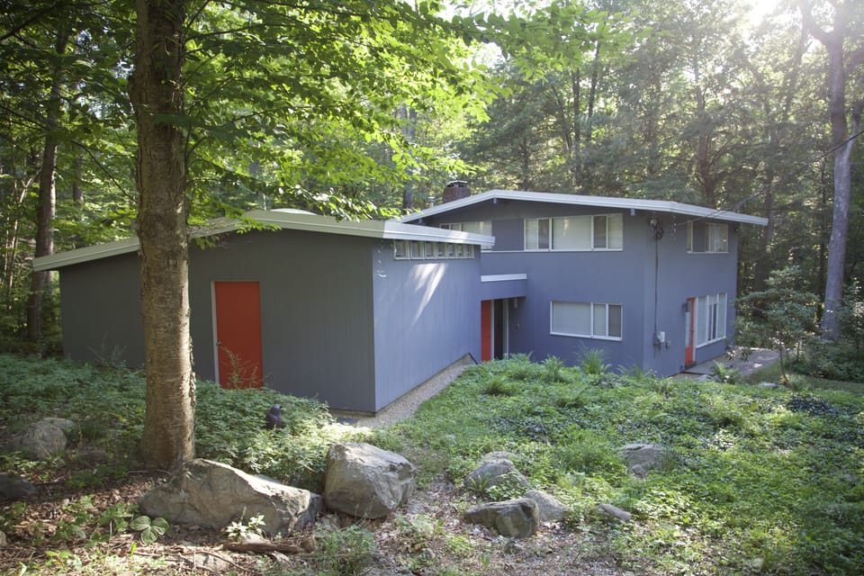 Another view of the house.