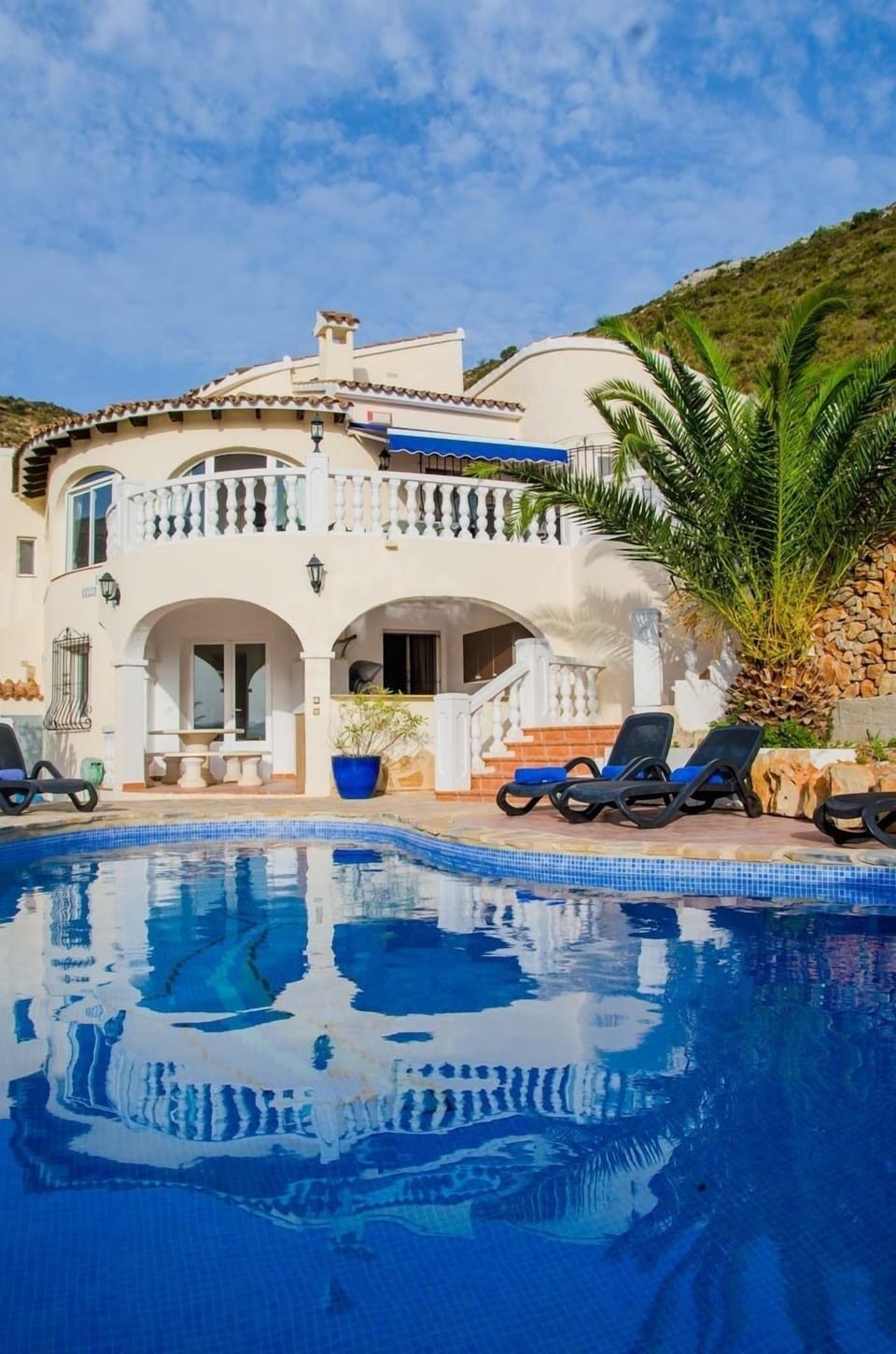 Villa Fleur 5 bedrooms, traditional Spanish style home