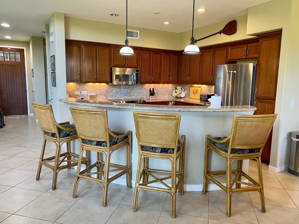 Kitchen with Bar