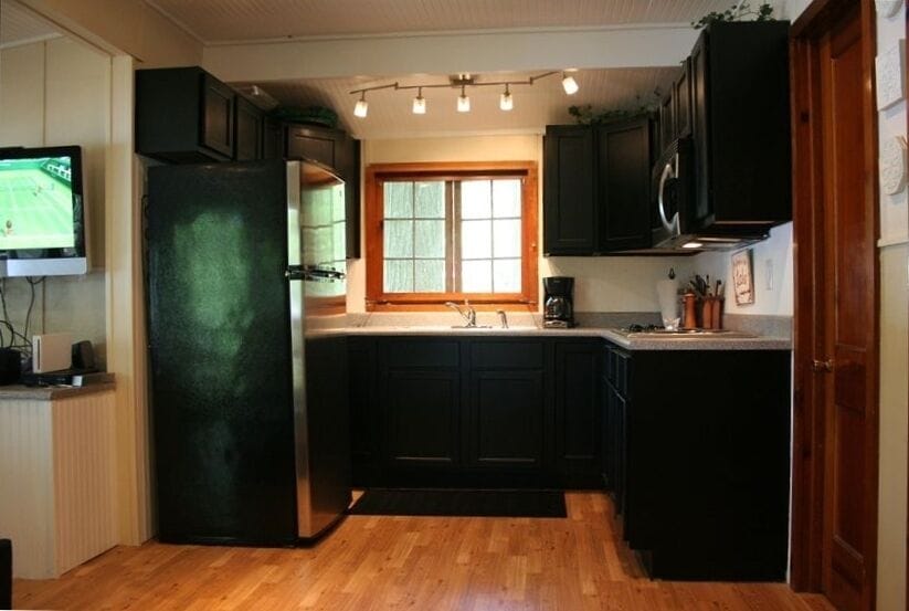 Kitchen and Flat Screen TV