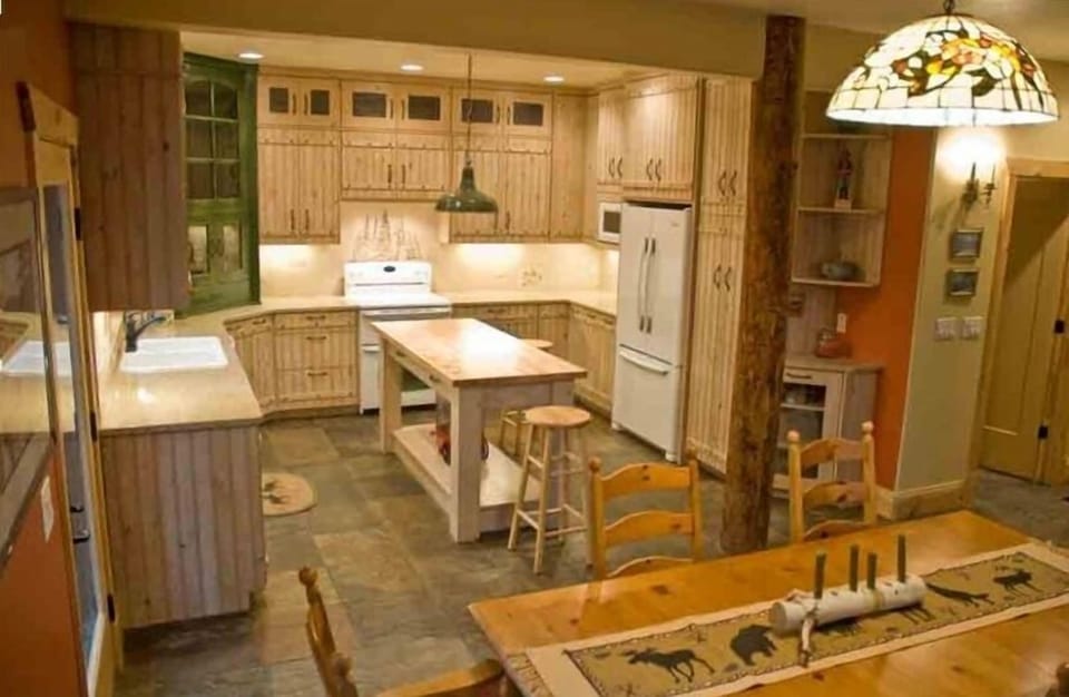 All new kitchen & dining