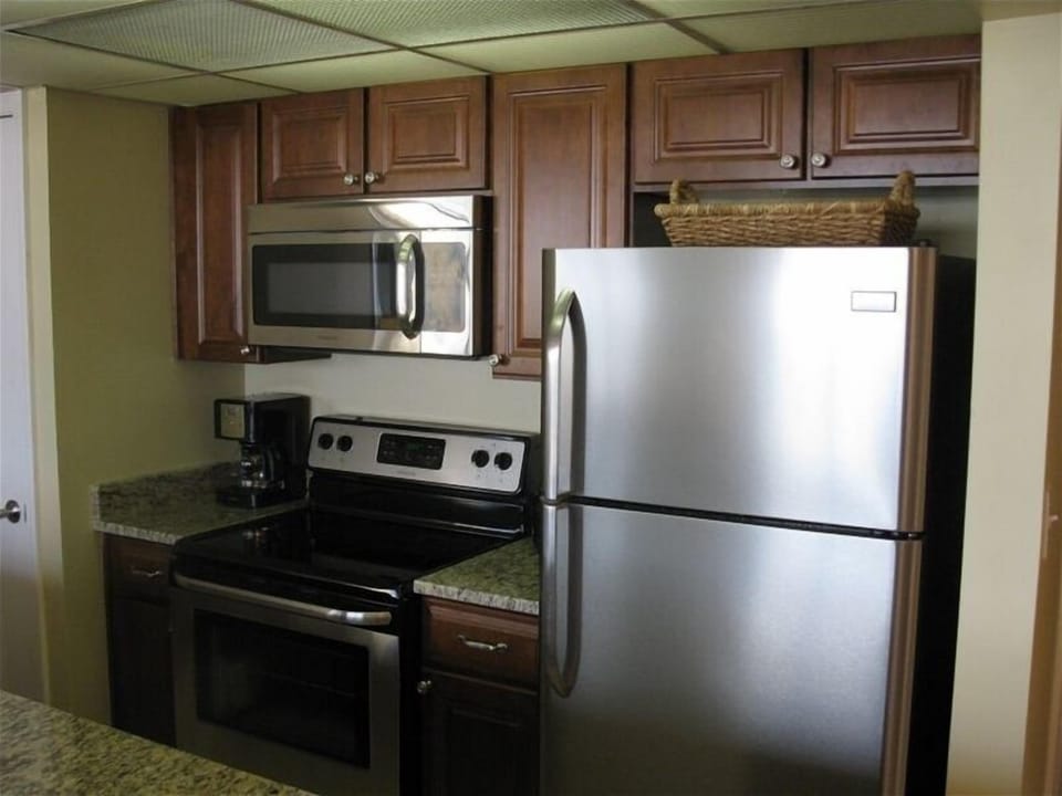 All new stainless steel appliances with new cabinets and new granite
countertops