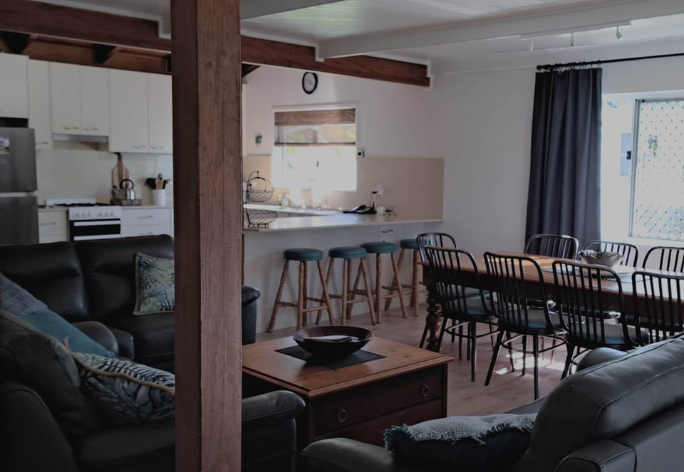 Dining/Lounge