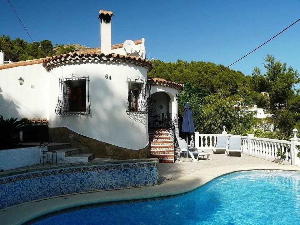 Casa Mariposa across the pool