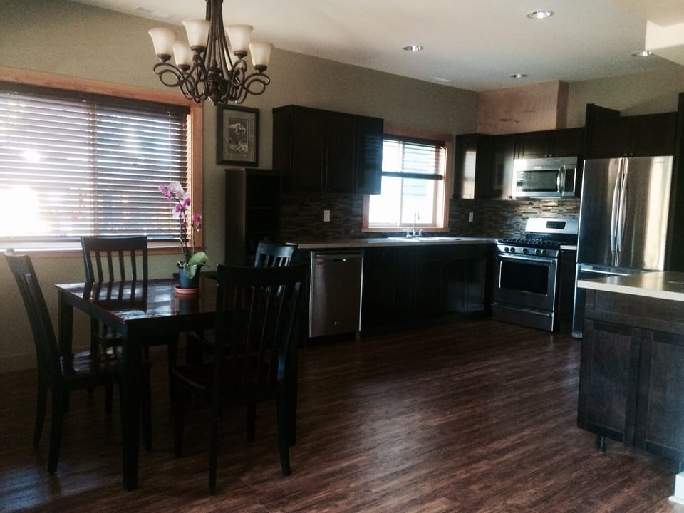 Diningroom, Kitchen