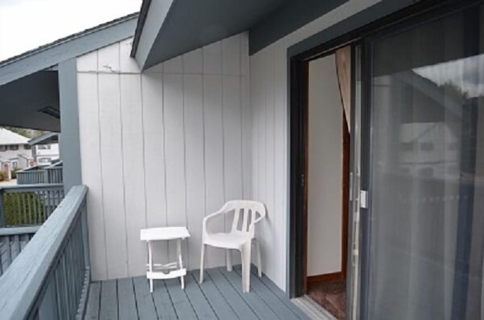 upstairs balcony
