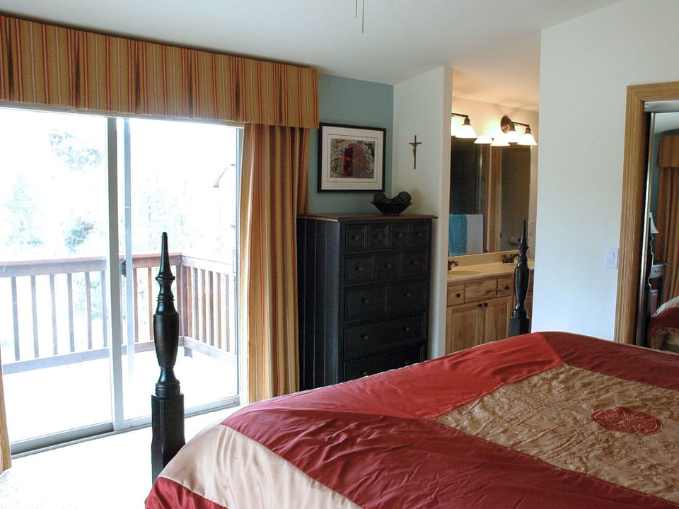Master Bedroom with deck, 2nd floor