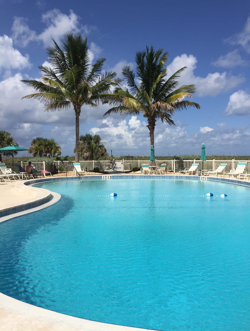 Gulfside Beach Pool w shower